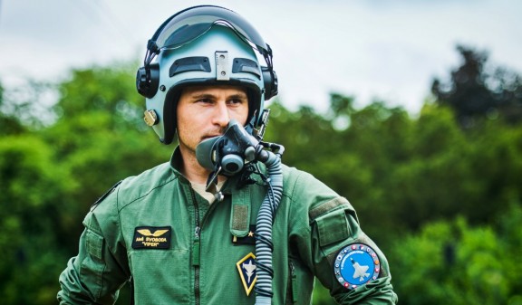 Bojový pilot, člen týmu astronautů Evropské kosmické agentury Aleš Svoboda.