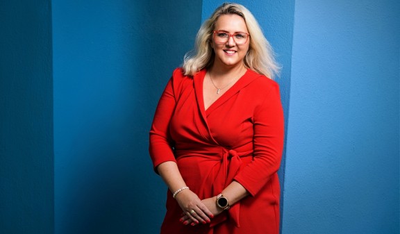 Business foto vedení pobočky České spořitelny.