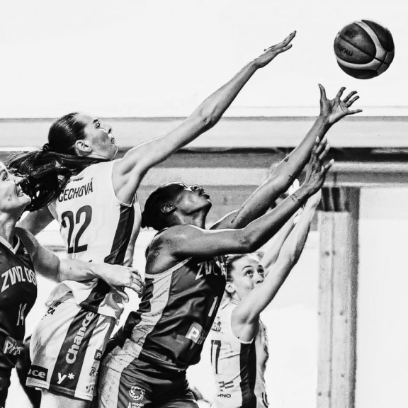 Finále play off basketbalové ligy žen - Žabiny Brno - USK Praha